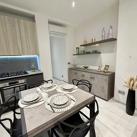 Wake To - Arona, Maggiore Apartman *