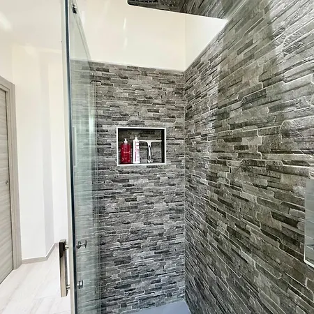 Wake To - Arona, Maggiore Apartman Arona